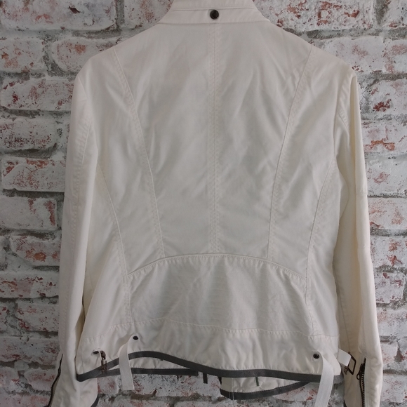 Woman's jacket - Picture 3 of 4